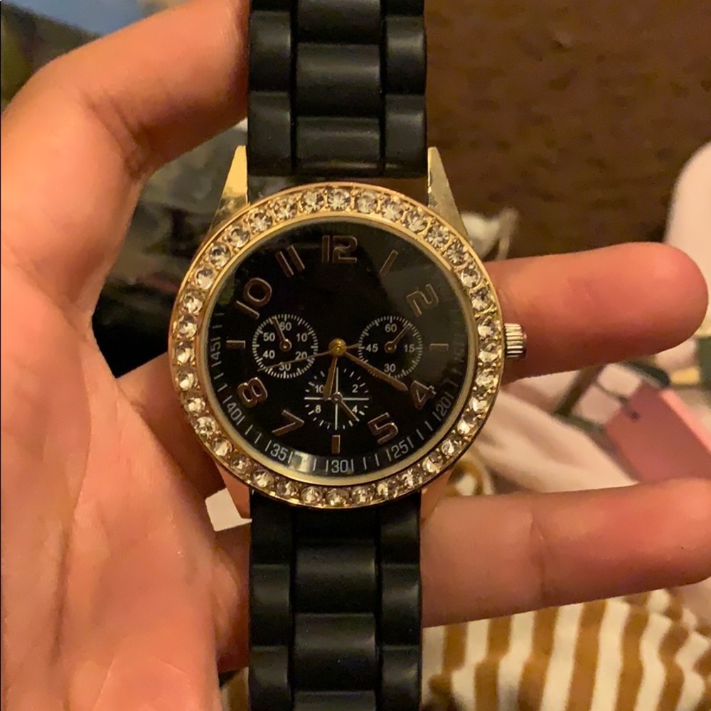 Watches - Picture 4 of 4